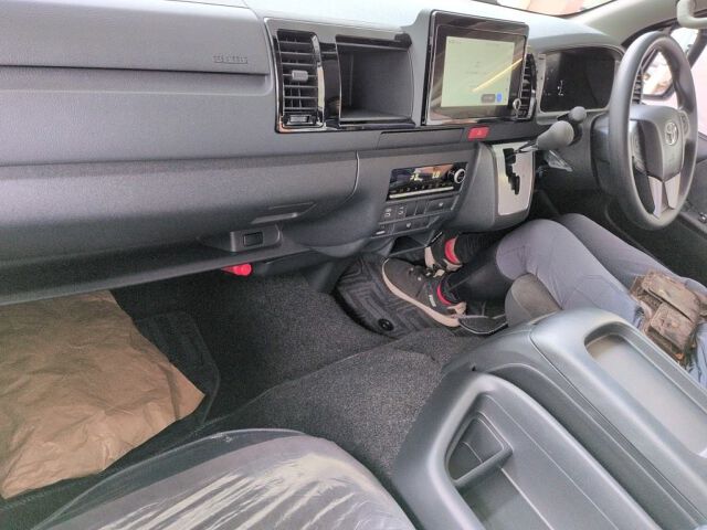 2026 Toyota Hiace GL 4WD auction photo 3