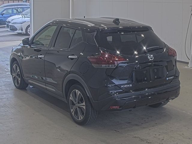 2021 Nissan Kicks Xツートンインテリアエディション auction photo 2