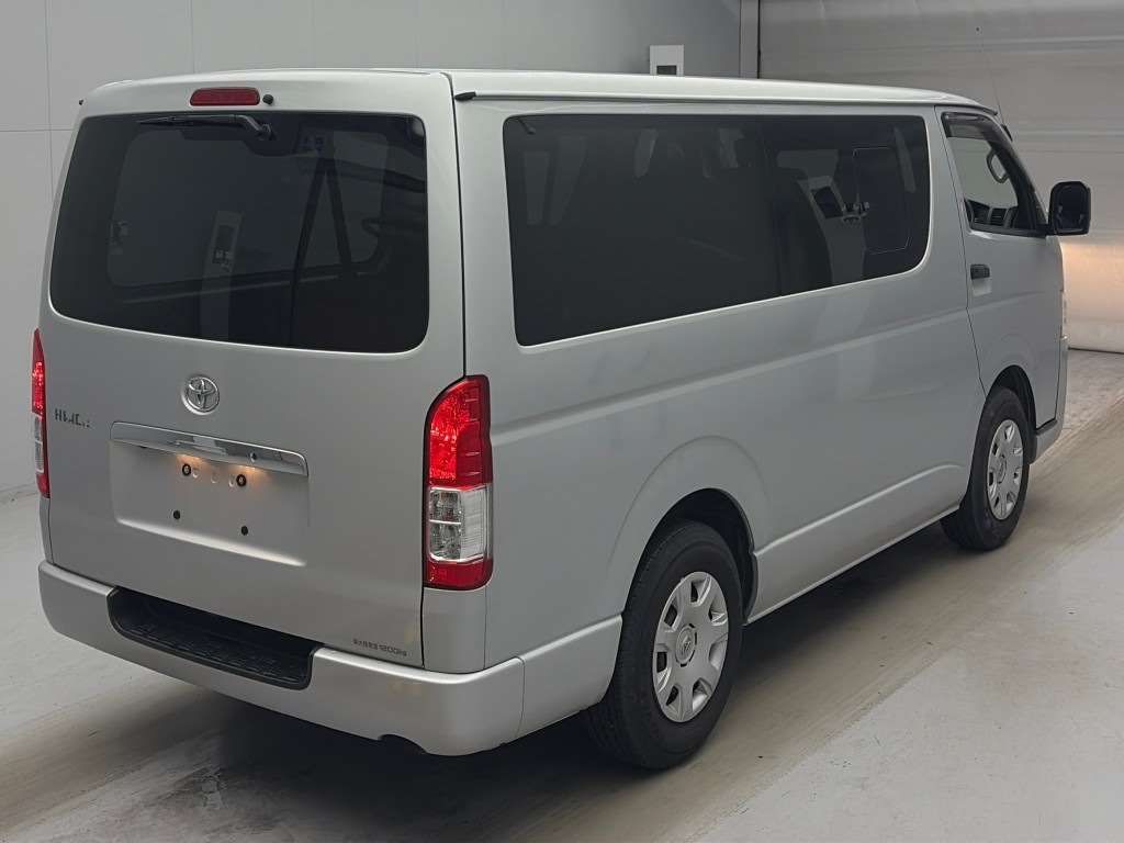 2021 Toyota Hiace auction photo 2