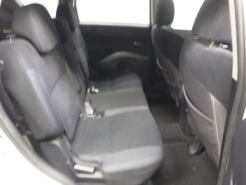 2006 Mitsubishi Outlander 4WD G 7人 auction photo 7