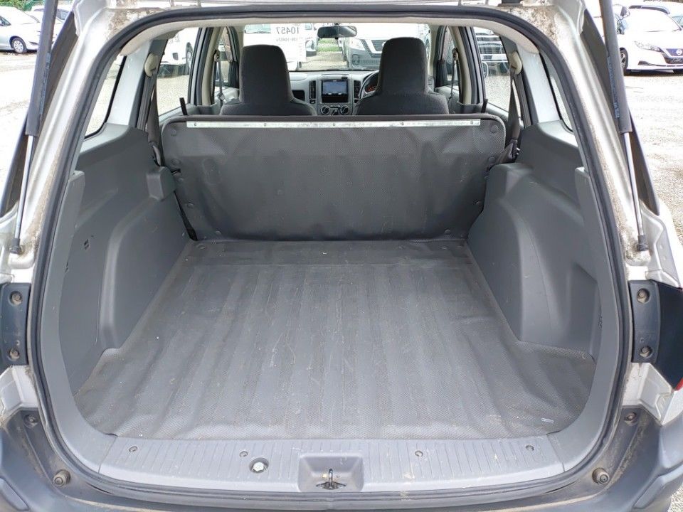 2015 Nissan AD auction photo 8