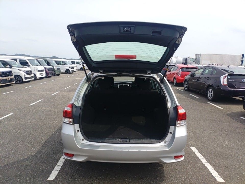 2019 Toyota Corolla Fielder auction photo 8