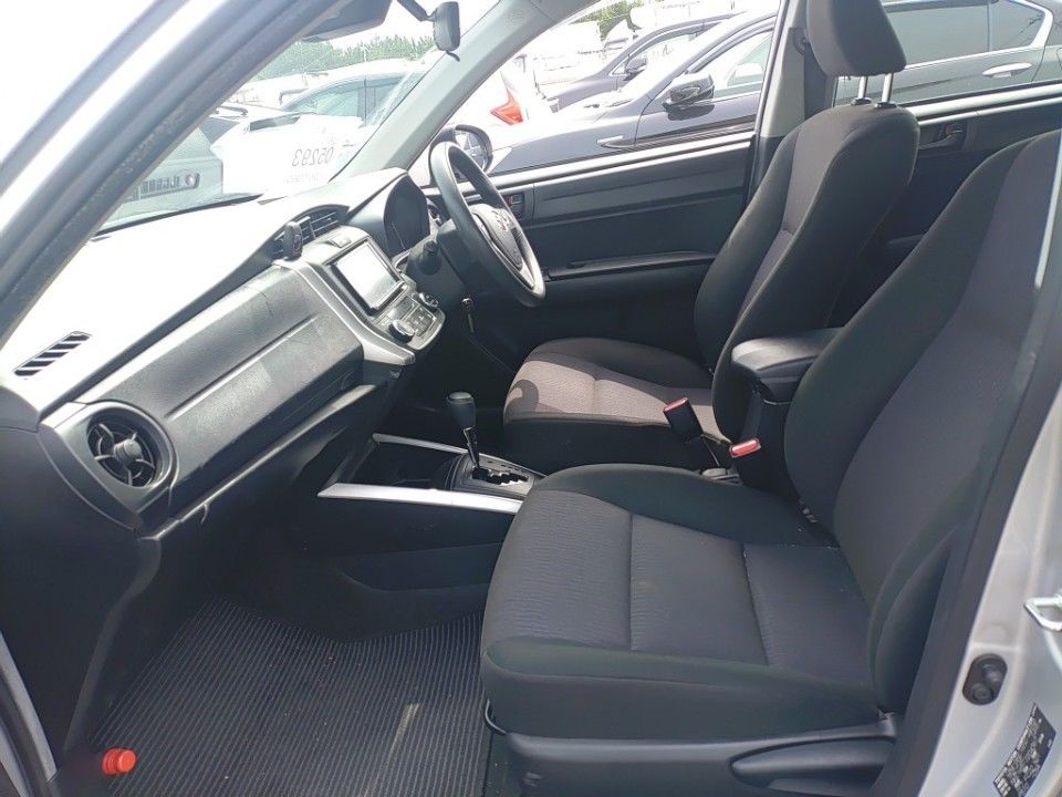 2019 Toyota Corolla Fielder auction photo 16