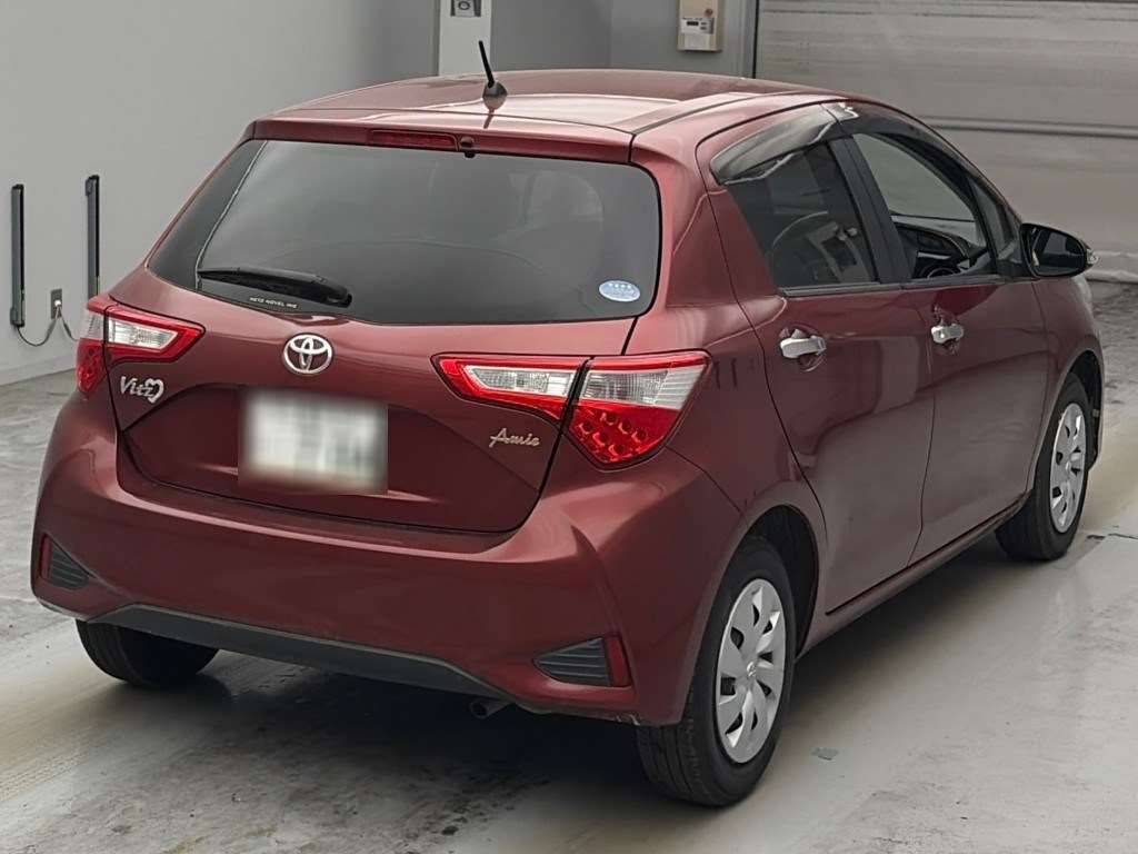 2018 Toyota Vitz F Amy auction photo 2