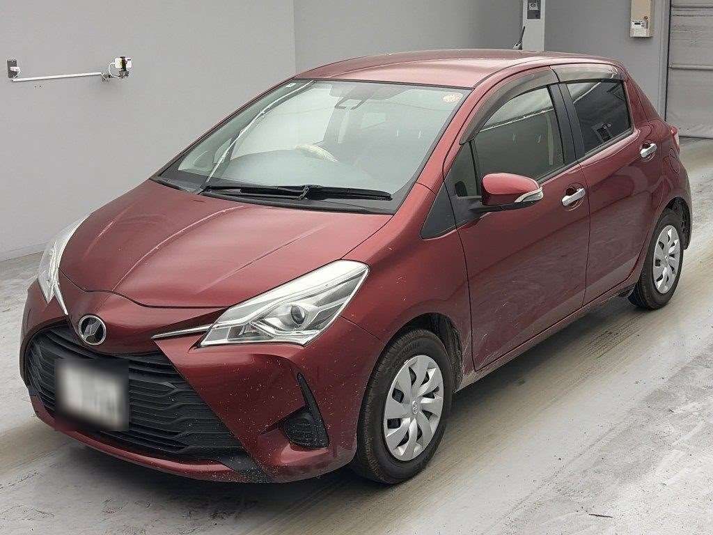 2018 Toyota Vitz F Amy Japan auction vehicle