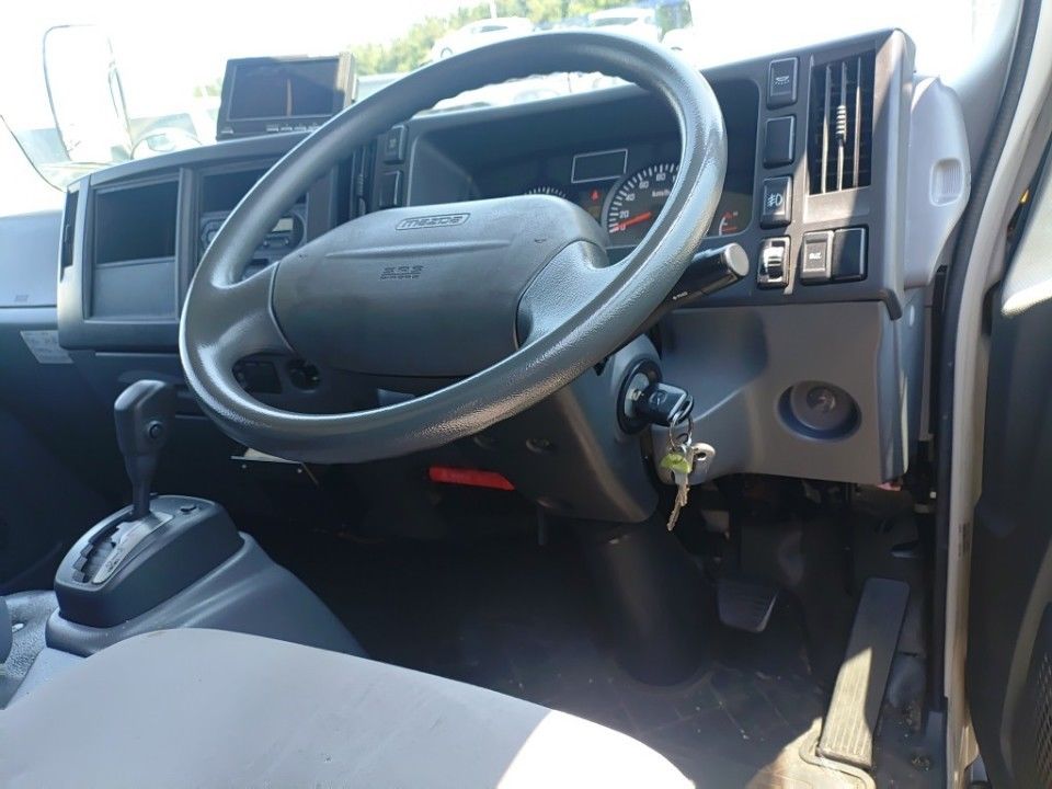 2017 Mazda タイタン auction photo 3