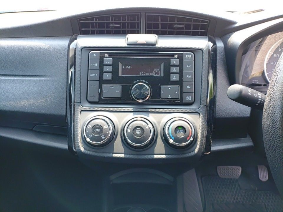 2018 Toyota カローラ アクシオ auction photo 11