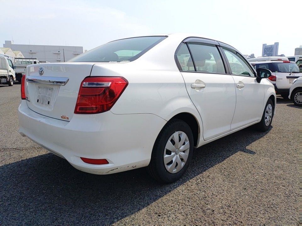 2018 Toyota カローラ アクシオ auction photo 2