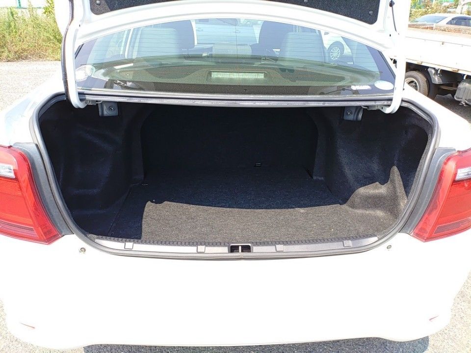 2018 Toyota カローラ アクシオ auction photo 8