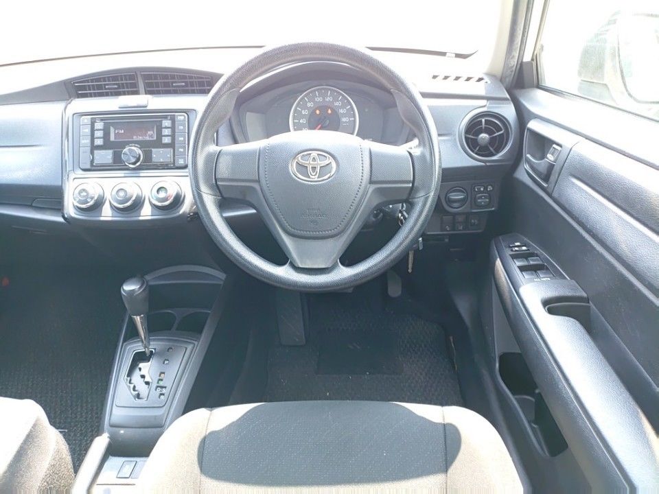 2018 Toyota カローラ アクシオ auction photo 3