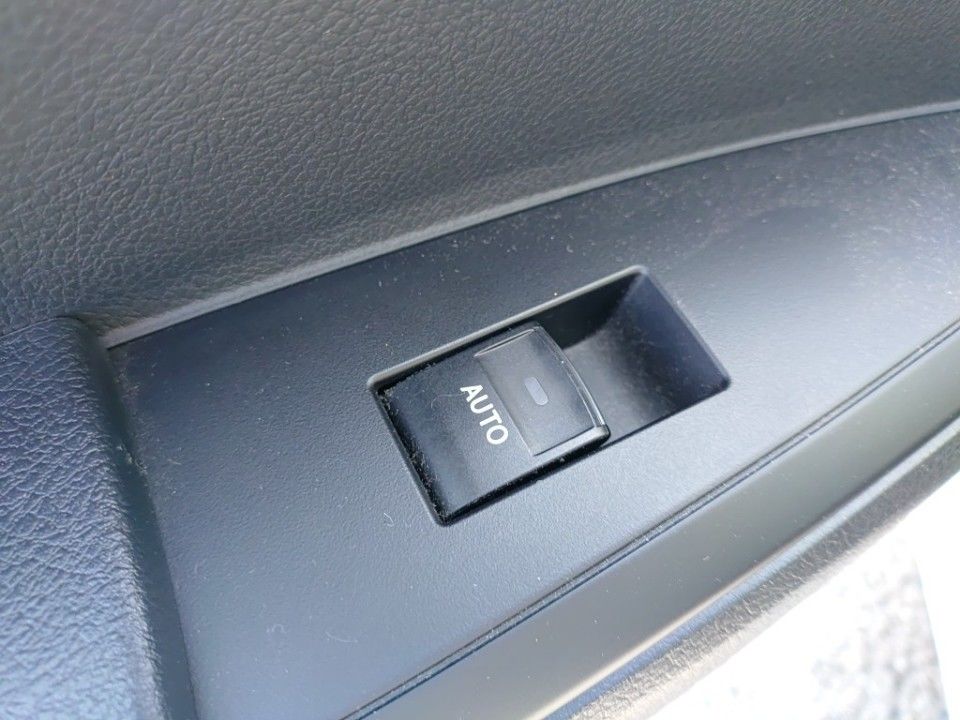 2018 Toyota カローラ アクシオ auction photo 13