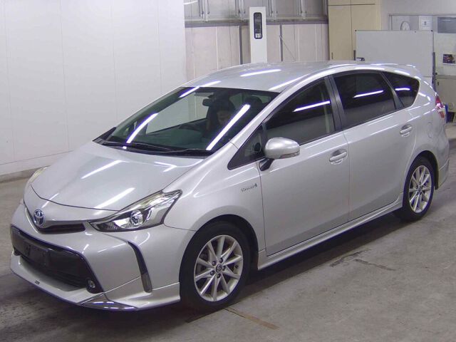 2015 Toyota Prius Alpha S Touring Selection auction photo 4