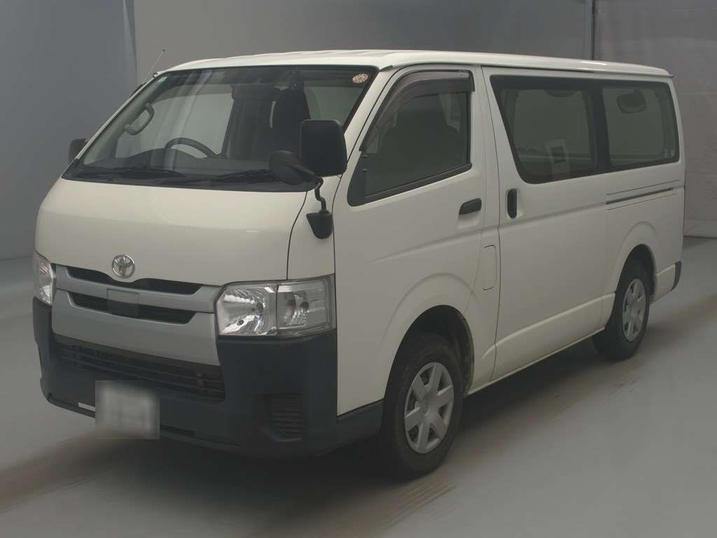 2018 Toyota Hiace ロングDX 4WD Japan auction vehicle