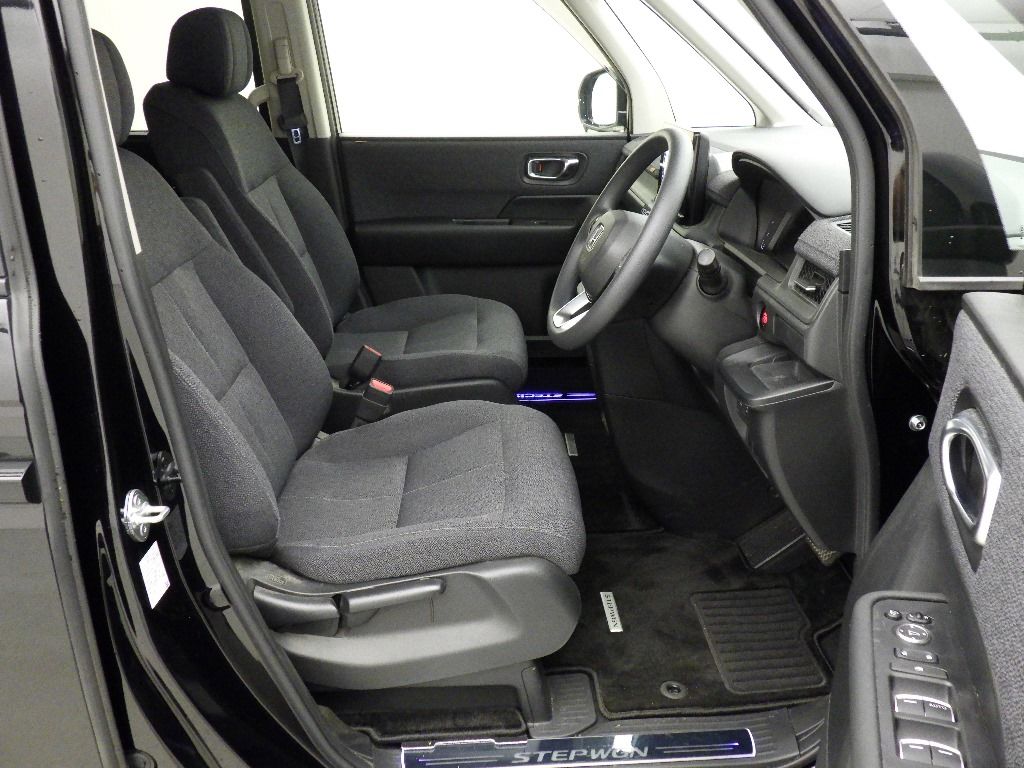 2022 Honda ステップワゴンエアー 4WD 7人 auction photo 6
