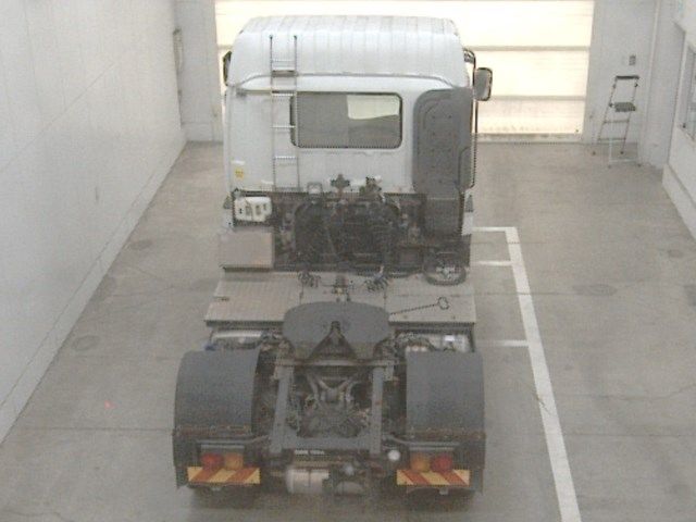 2015 Isuzu tractor auction photo 3