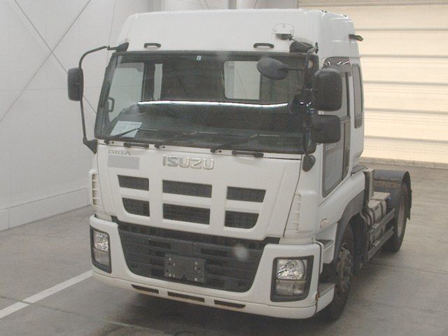 Japan Auction Vehicles 10 2015 Isuzu tractor auction photo