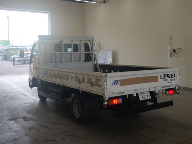 2021 Hino Dutro Hira auction photo 2