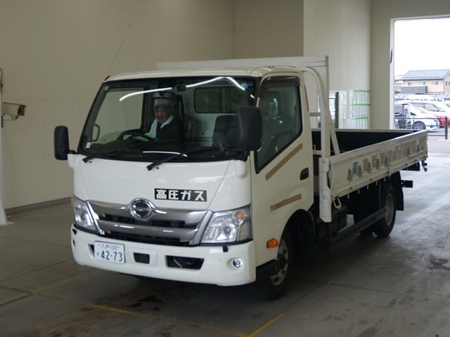2021 Hino Dutro Hira Japan auction vehicle