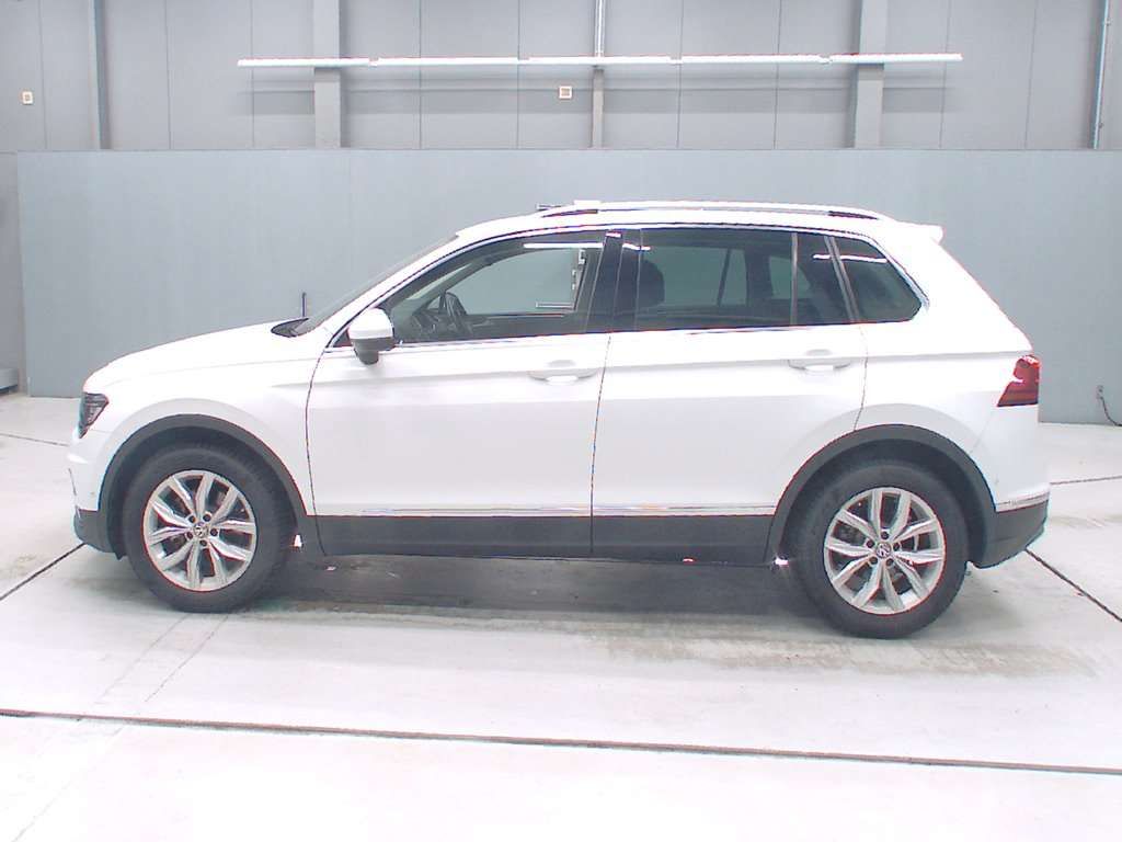 2018 Volkswagen VW ティグアン TSI ハイライン auction photo 4