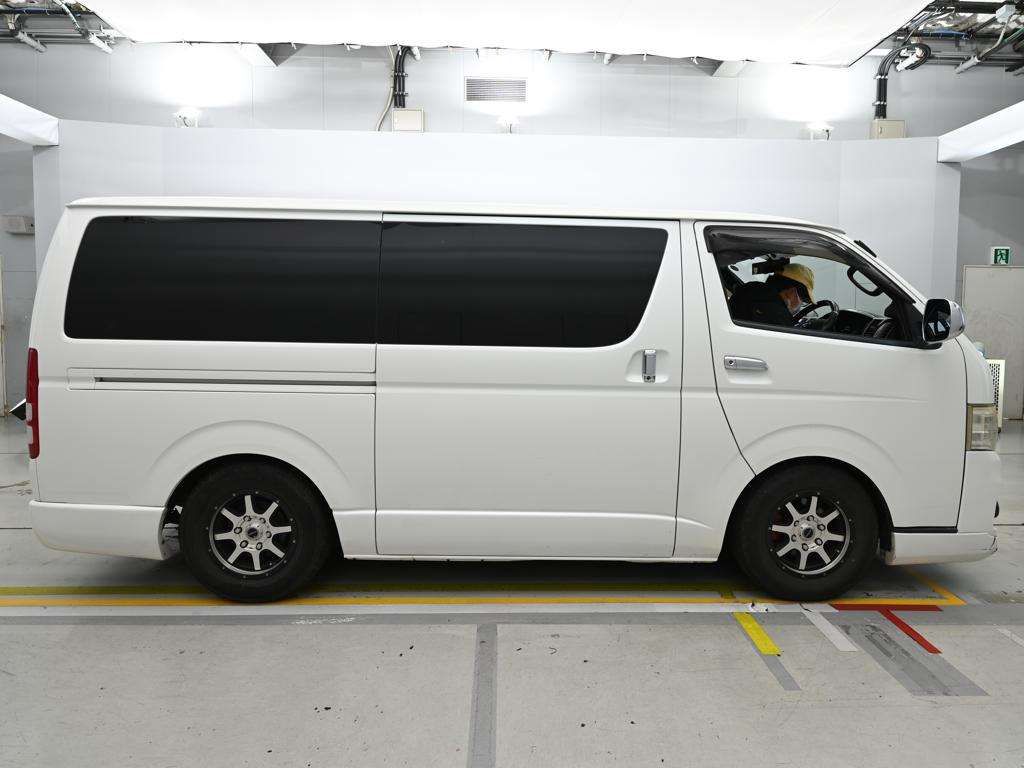 2010 Toyota Hiace ロングスーパーGL auction photo 3