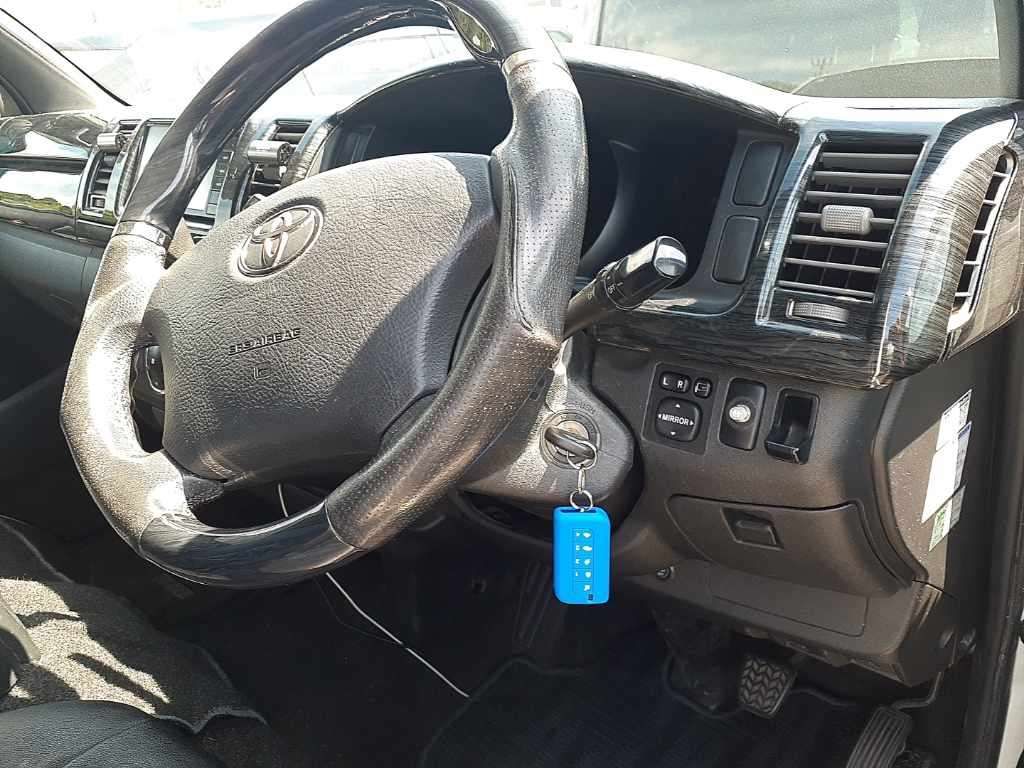 2010 Toyota Hiace ロングスーパーGL auction photo 9