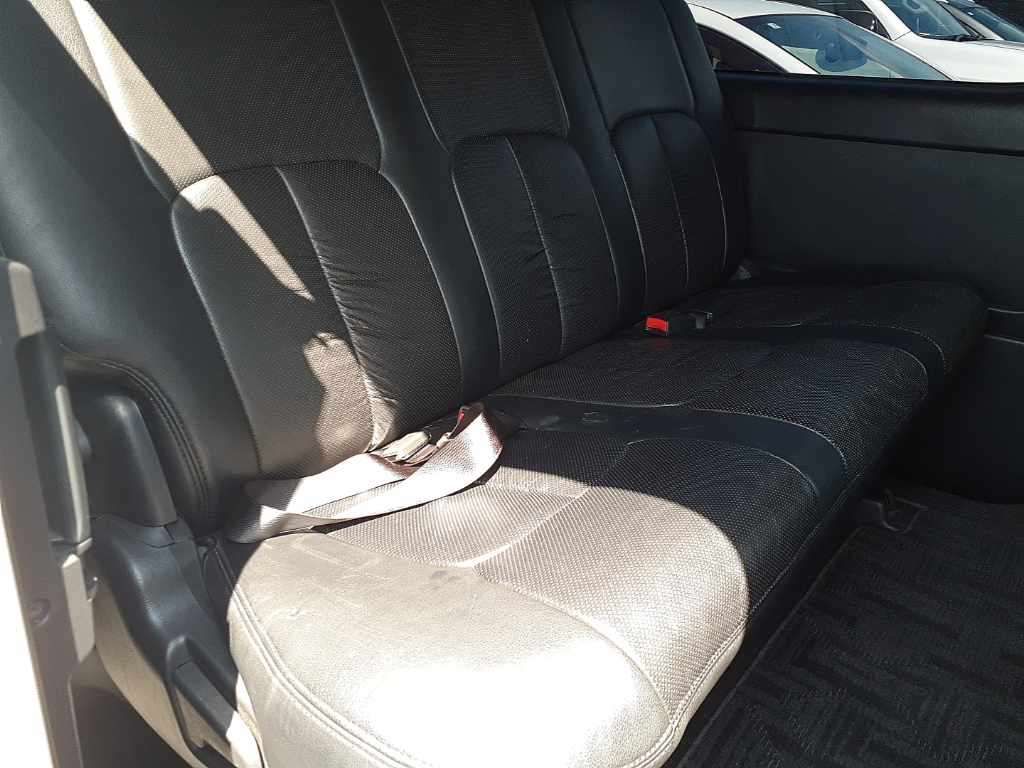 2010 Toyota Hiace ロングスーパーGL auction photo 11