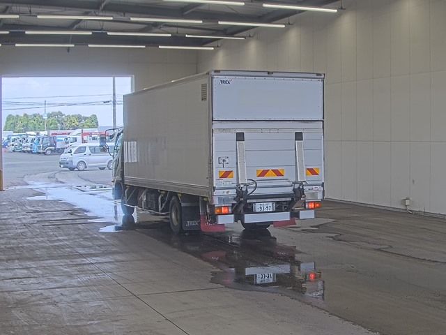 2020 Mitsubishi Fuso Fighter Aluminum Van PG auction photo 2