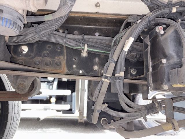 2020 Mitsubishi Fuso Fighter Aluminum Van PG auction photo 12