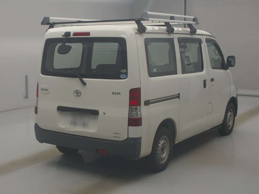 2019 Toyota LiteAce Van DX 4WD auction photo 2