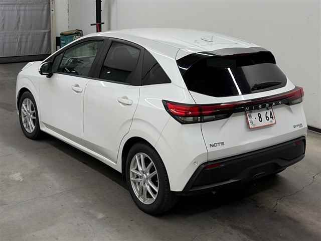 2022 Nissan Note X FOUR auction photo 2