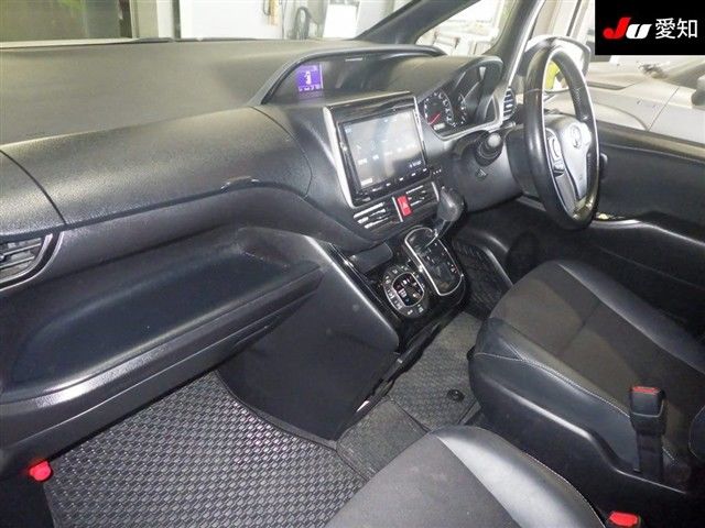 2017 Toyota Noah Si WxB 4WD auction photo 3