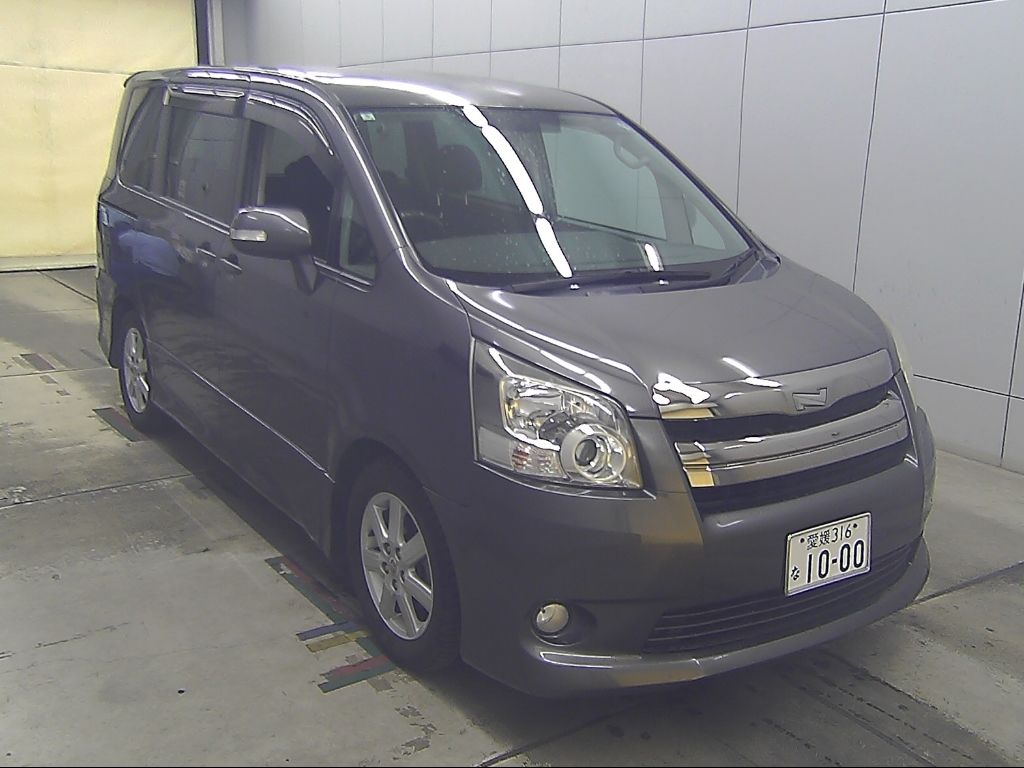 Japan Auction Vehicles 13 2008 Toyota Noah Si auction photo