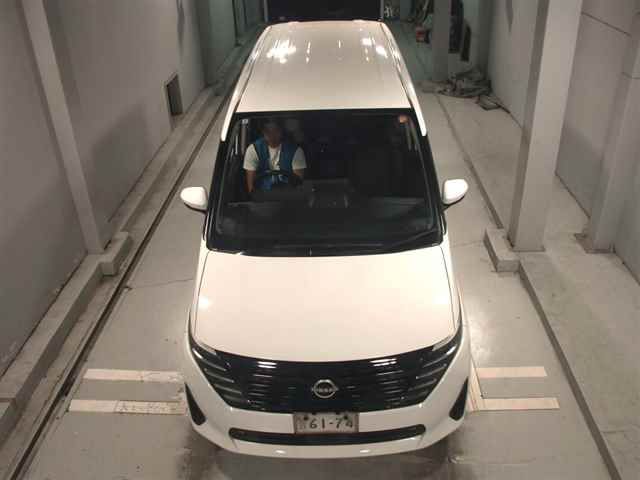 2023 Nissan Serena XV auction photo 6