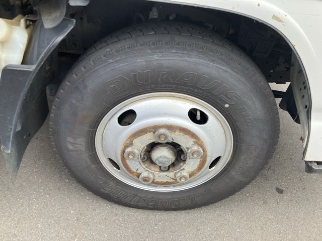 2010 Isuzu Elf ヒラ auction photo 9