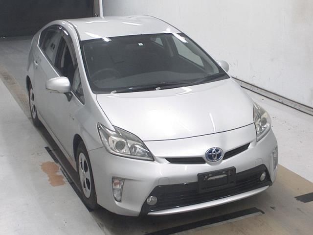 2015 Toyota Prius S Japan auction vehicle