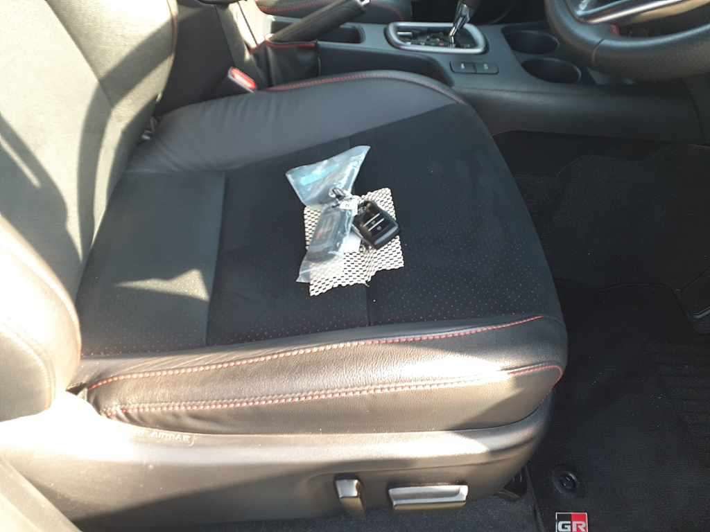 2024 Toyota Hilux Z GR Sport 4WD auction photo 10