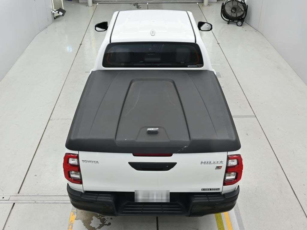 2024 Toyota Hilux Z GR Sport 4WD auction photo 8