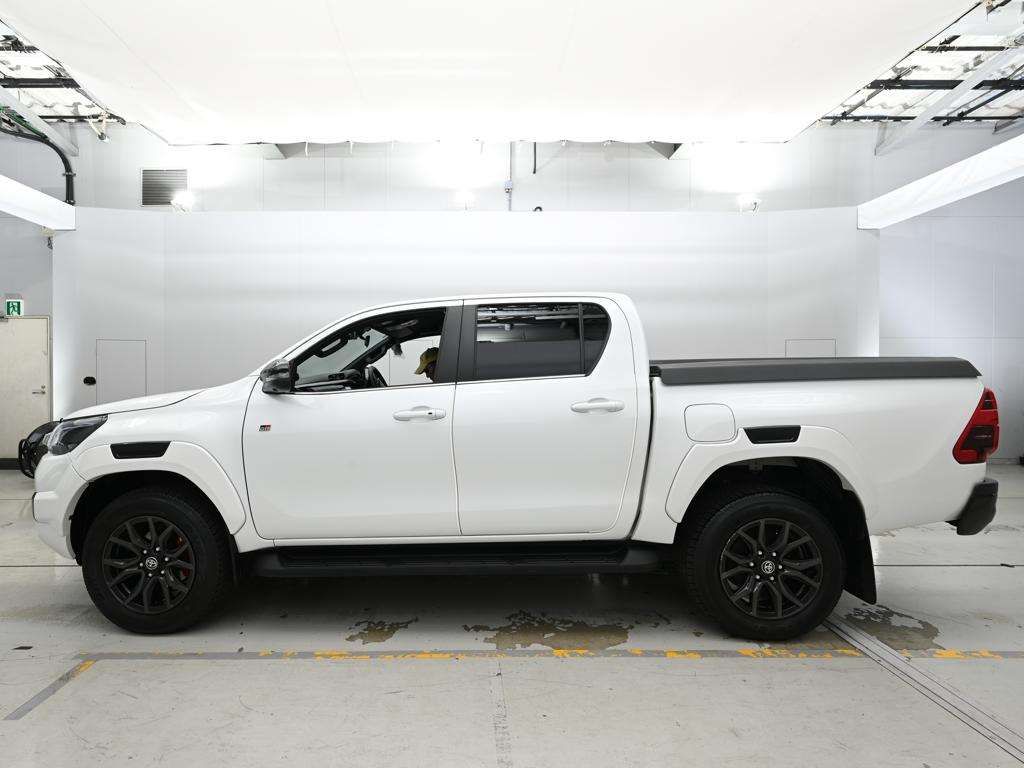 2024 Toyota Hilux Z GR Sport 4WD auction photo 4