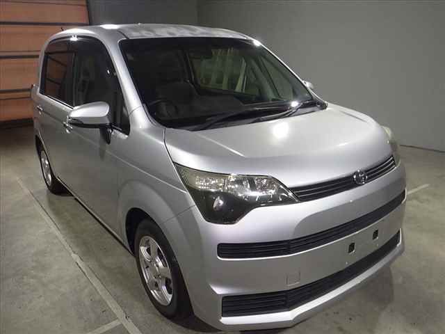 2013 Toyota Spade X auction photo 3
