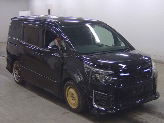 2015 Toyota Voxy ZS Japan auction vehicle