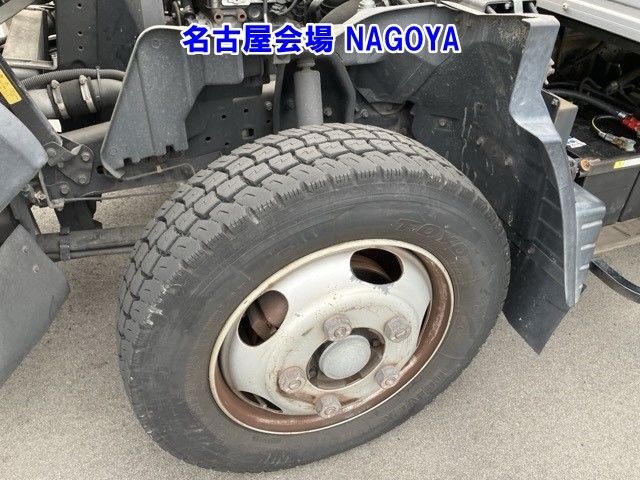 2016 Mitsubishi Fuso Canter Van PG auction photo 9