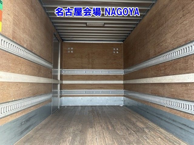 2016 Mitsubishi Fuso Canter Van PG auction photo 20