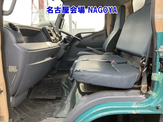 2016 Mitsubishi Fuso Canter Van PG auction photo 5