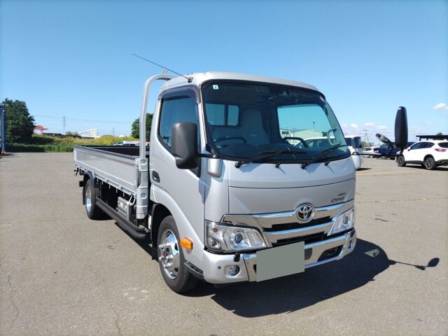 Japan Auction Vehicles 8 2023 Toyota Dyna 4WD auction photo
