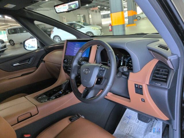 2025 Toyota Vellfire Z Premier auction photo 3