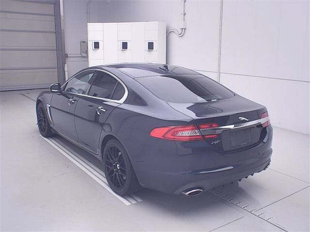 2013 Jaguar ジャガー XF 2.0 Luxury auction photo 2