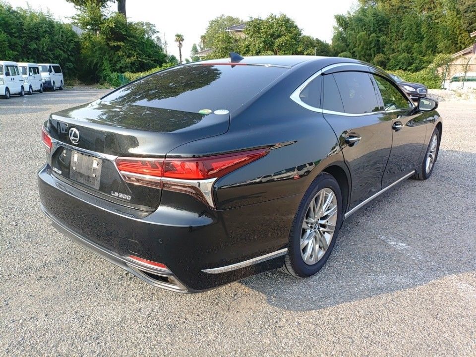 2019 Lexus LS auction photo 2