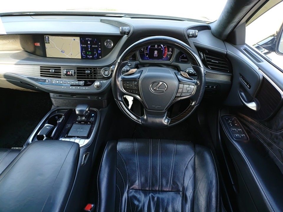 2019 Lexus LS auction photo 3