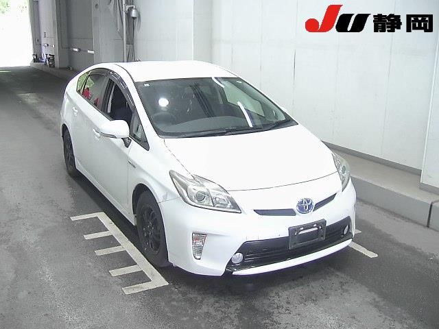Japan Auction Vehicles 5 2013 Toyota Prius S auction photo