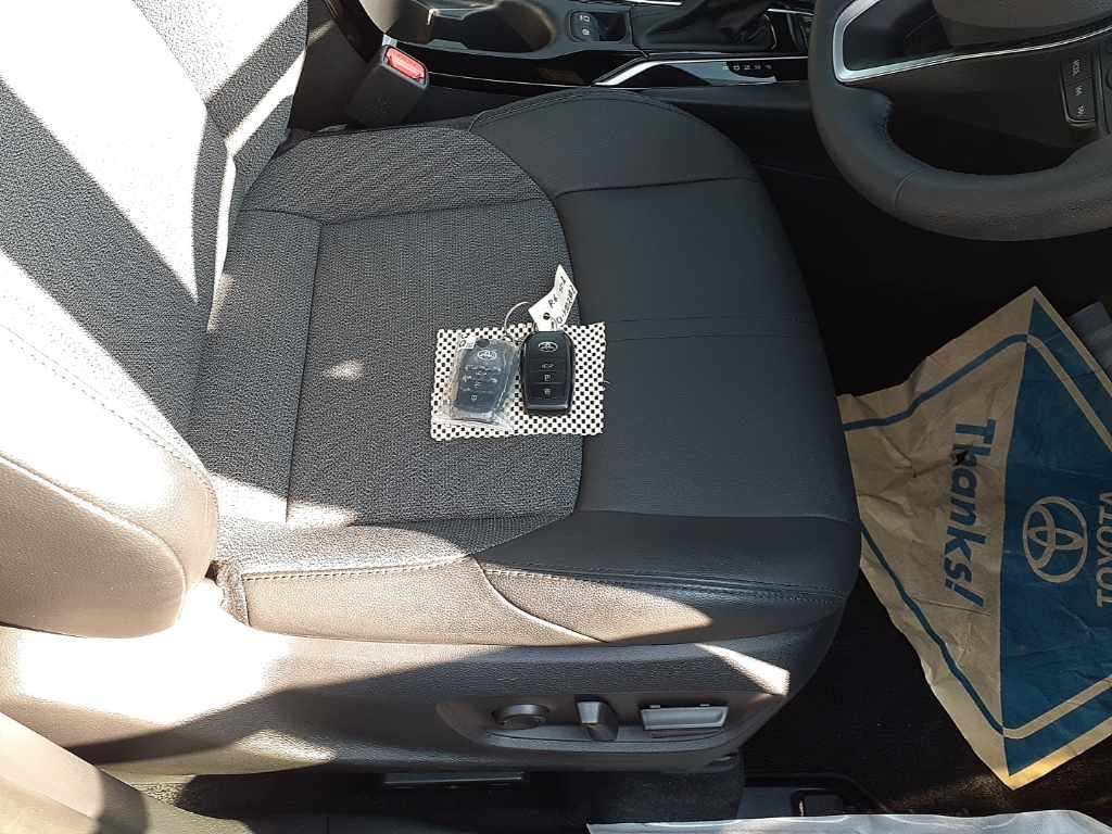 2024 Toyota Corolla Cross ハイブリッド Z auction photo 10